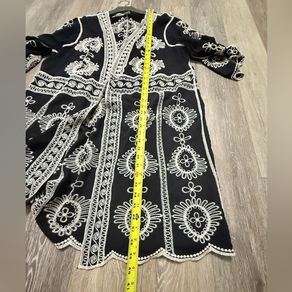 #3) Chico’s embroidered kimono size XL-XXL
Excellent condition. - Picture 5 of 8
